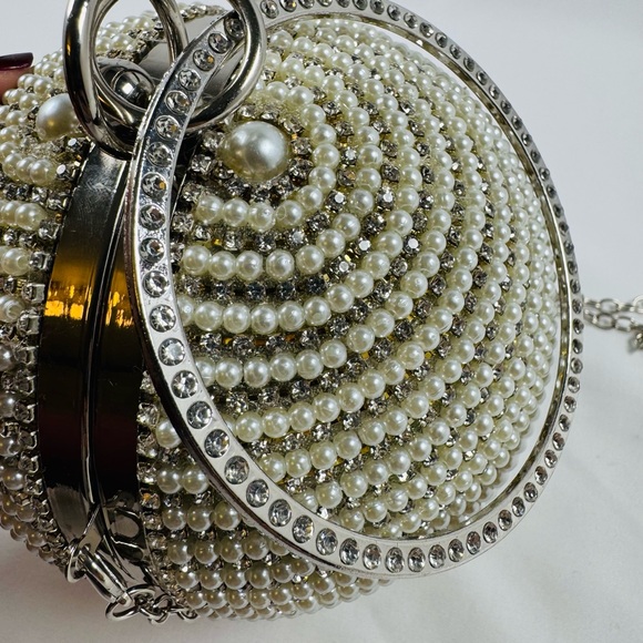 Silver Round Mini Purse Crystals Pearls Hand Or Shoulder. NWOT New Years Ball - Picture 5 of 13